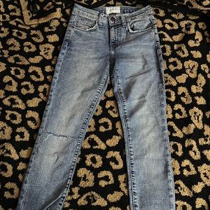 NWOT Current/Elliot Skinny Raw Hem Distressed Jeans Sz. 25
